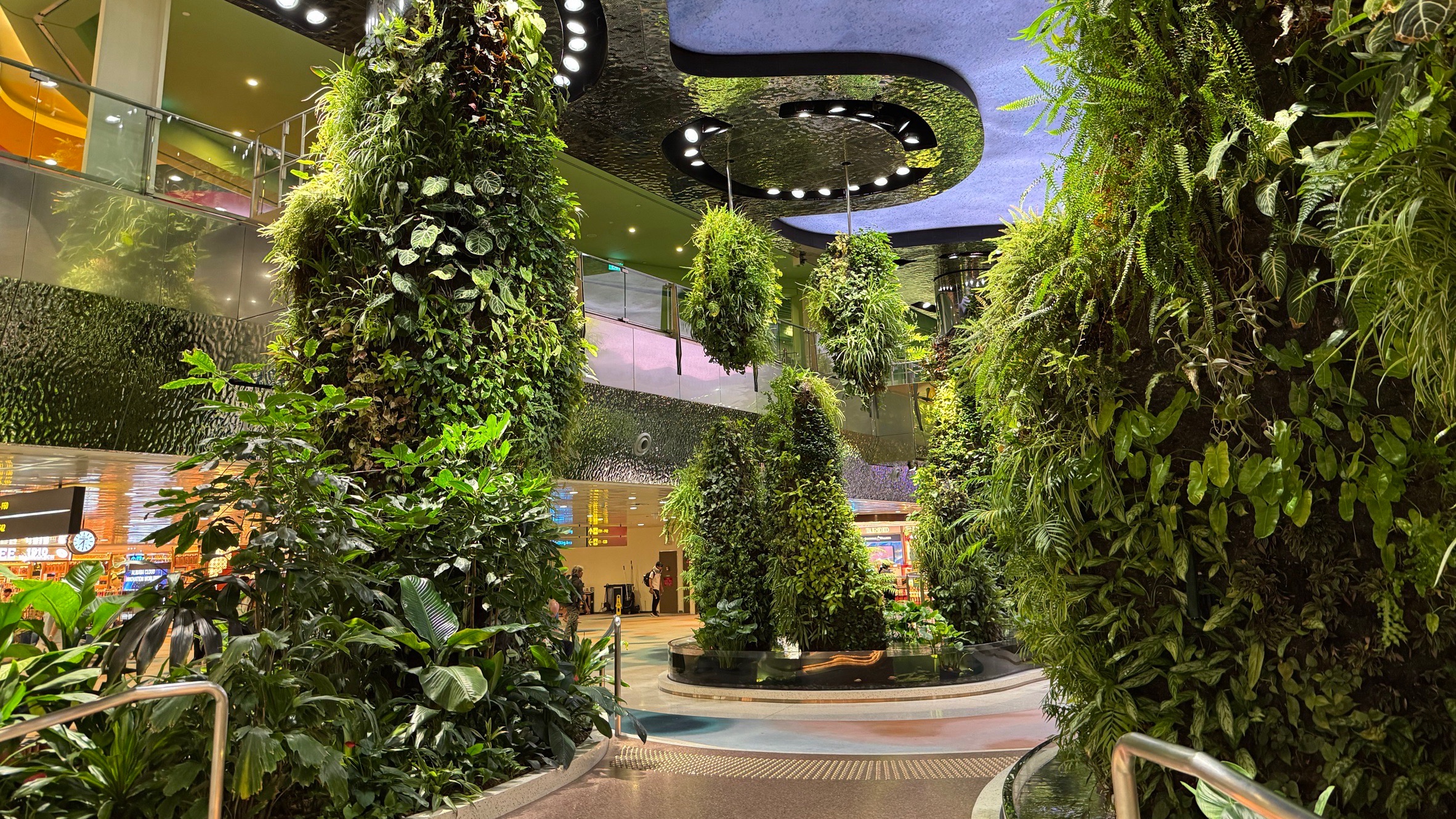 Green indoor space background